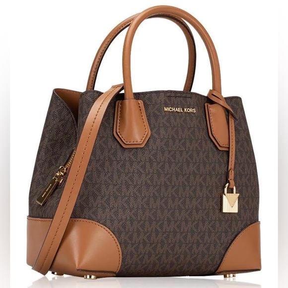 Michael Kors Handbags - Michael Kors Mercer Gallery Medium Center Zip Tote